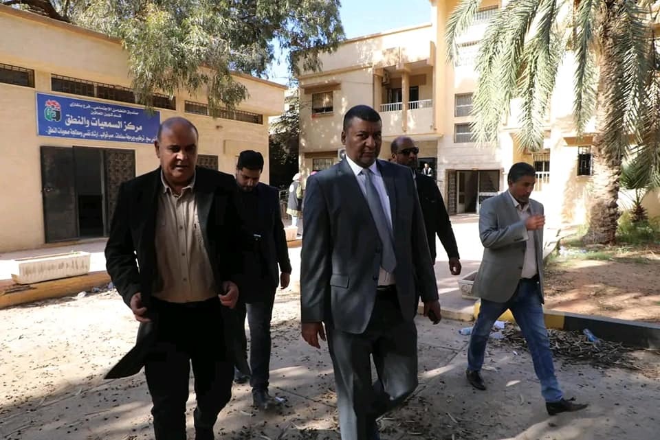 غيث يطلع على سير العمل بمركز الرويسات لشؤون المعاقين