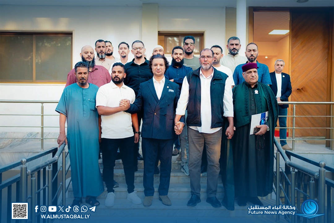 تقديرًا لمواقفه الوطنية.. الصديق حفتر يحظى بتكريم شباب المرج