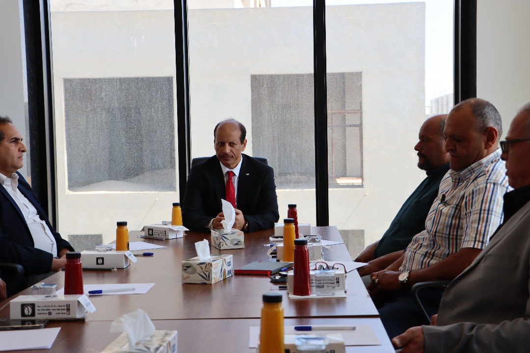 الغزيوي يستعرض الإشكالات التي تواجه حركة الناقلات البحرية