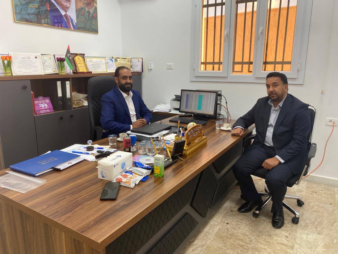 الزرقاء يبحث سير العمل داخل مصرف الدم المركزي فرع سرت