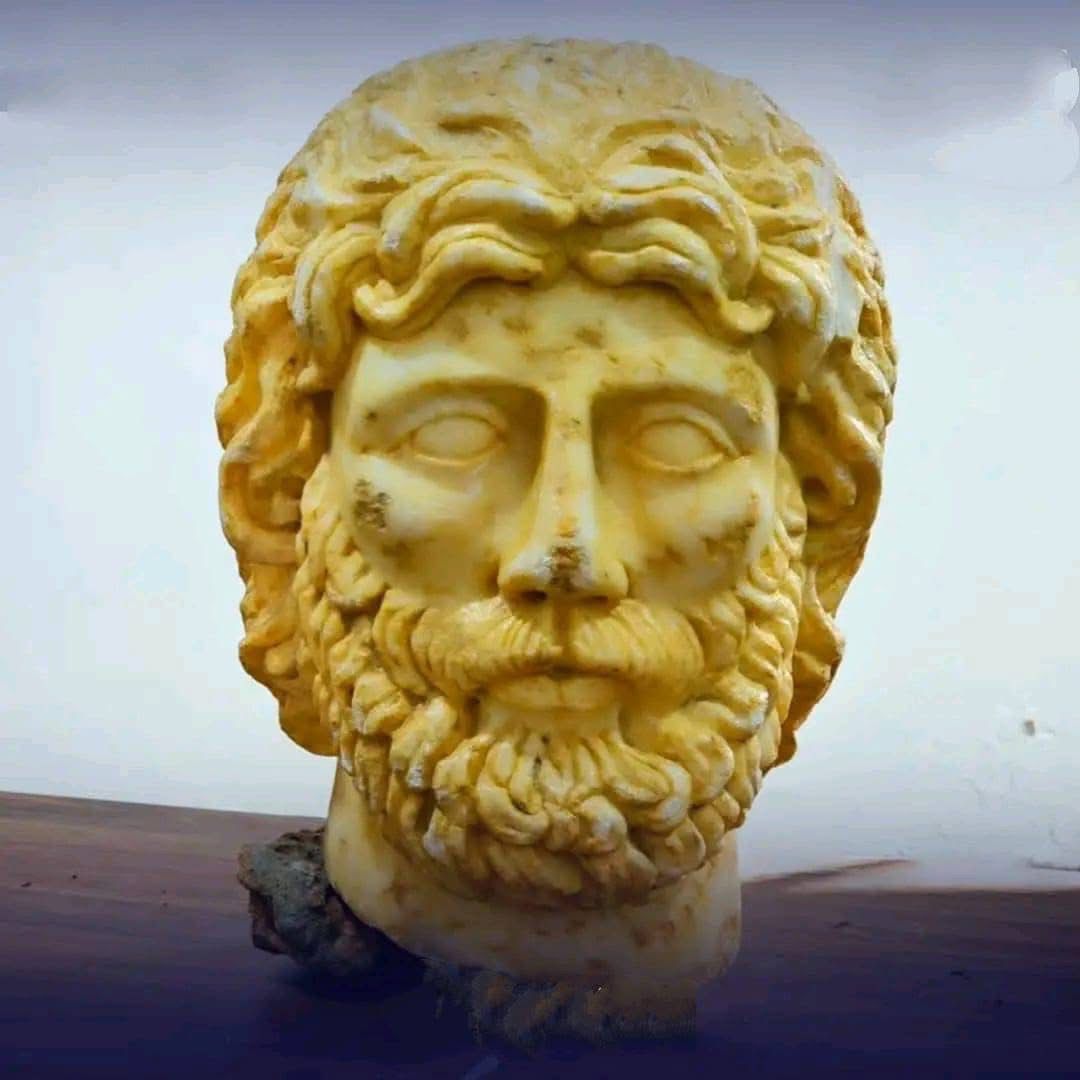 طبرق تستعيد قطعة أثرية نادرة بعد إحباط عرضها للبيع على مواقع التواصل