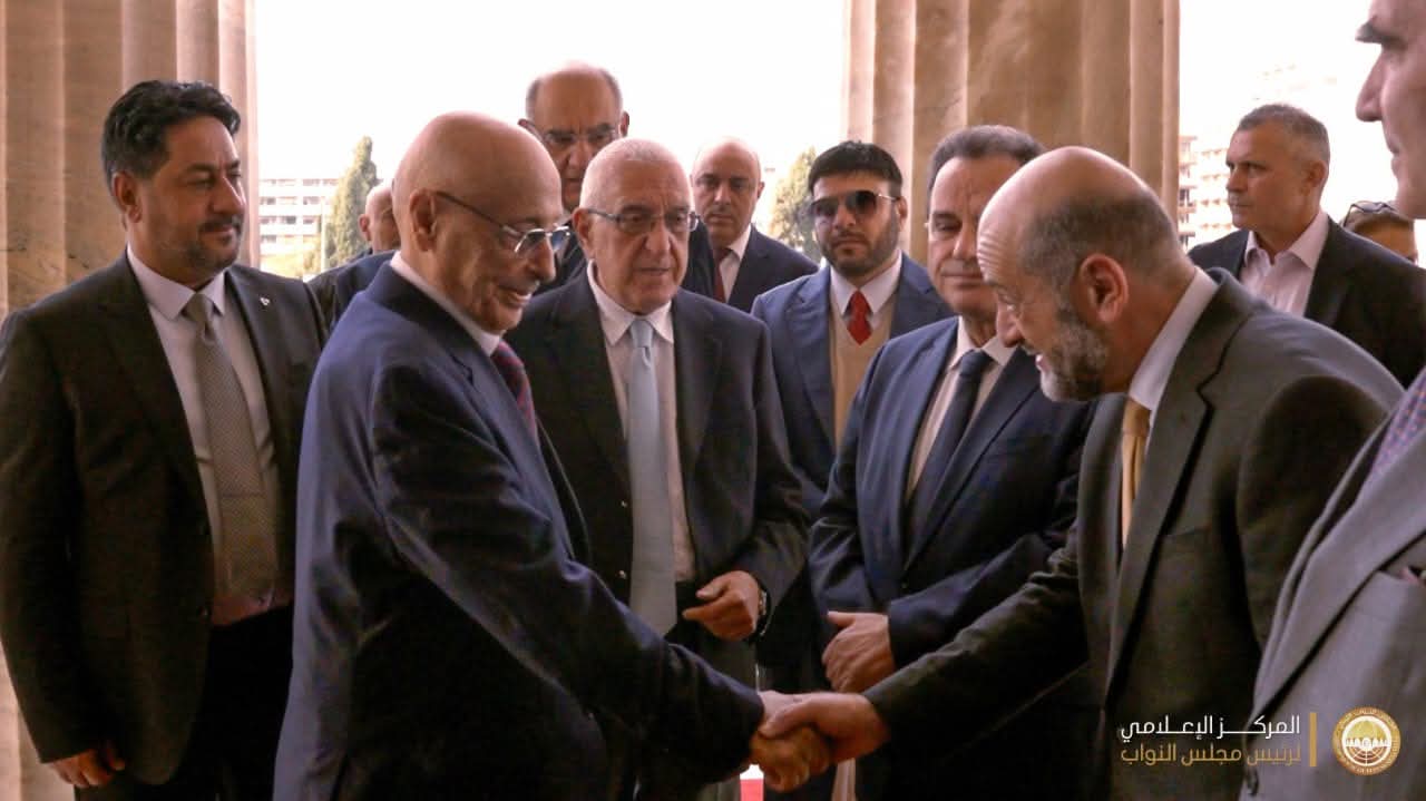المستشار عقيله صالح يجري زيارة رفقة عدد من النواب إلى اليونان 