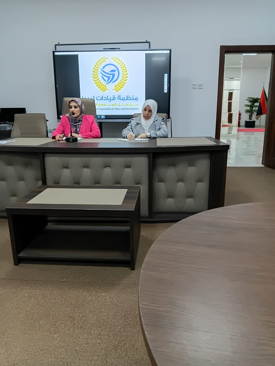 الطبلقي تشارك في جلسة حوارية حول العنف الانتخابي ضد المرأة