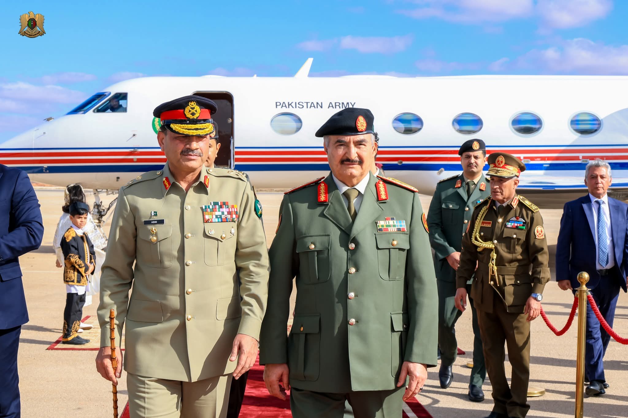 القائد العام يستقبل قائد الجيش الباكستاني 