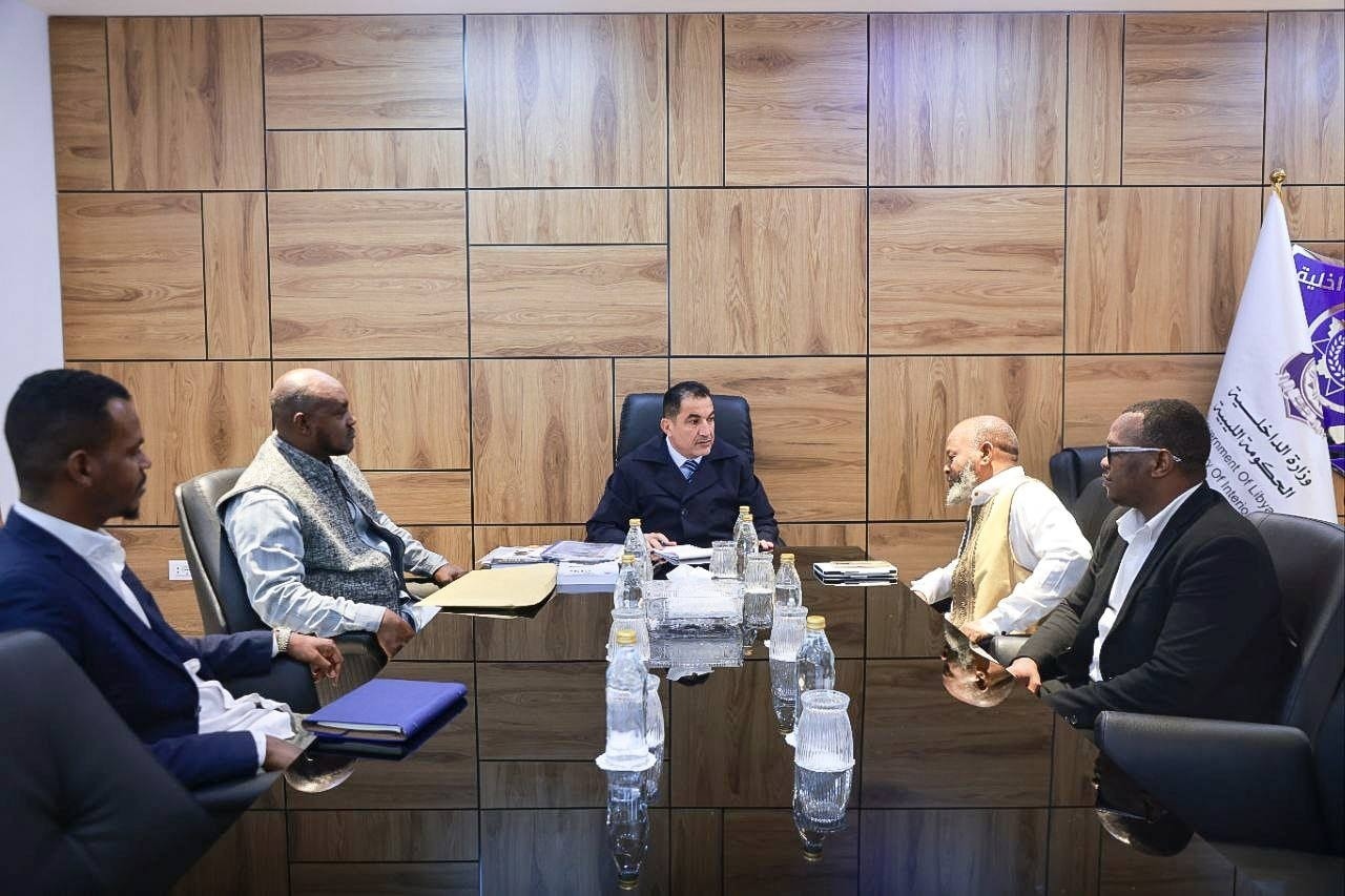 أبوزريبة يبحث مع وفد بلدية ربيانة القضايا الخدميـة والأمنيـة