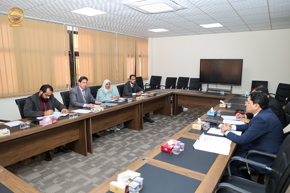 لجنة متابعة أزمة الجنوب تناقش مع وزير العمل تحديات الاستجابة لفيضانات سبها