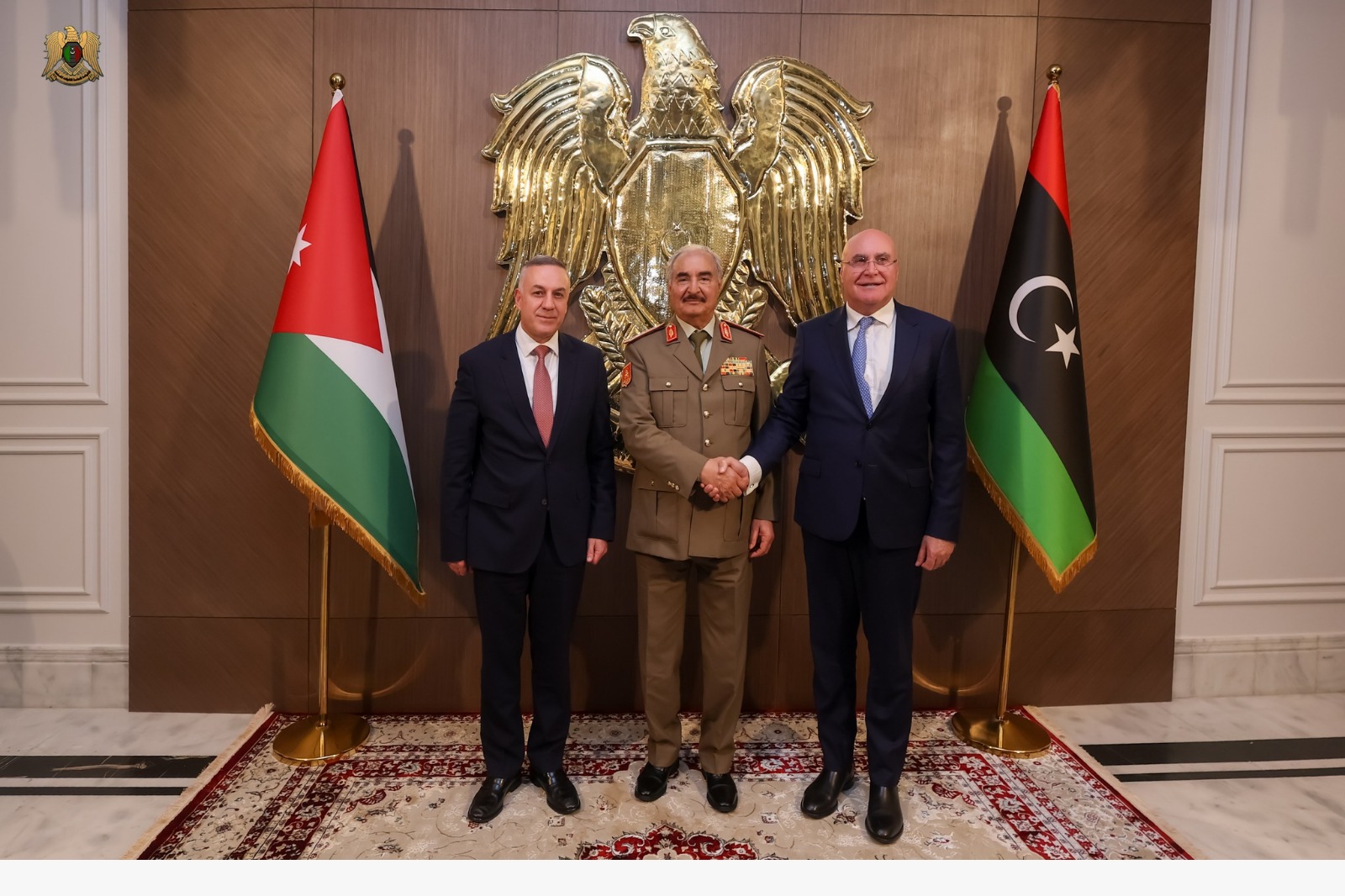 القائد العام يستقبل وفدًا رفيع المستوى من المملكة الأردنية