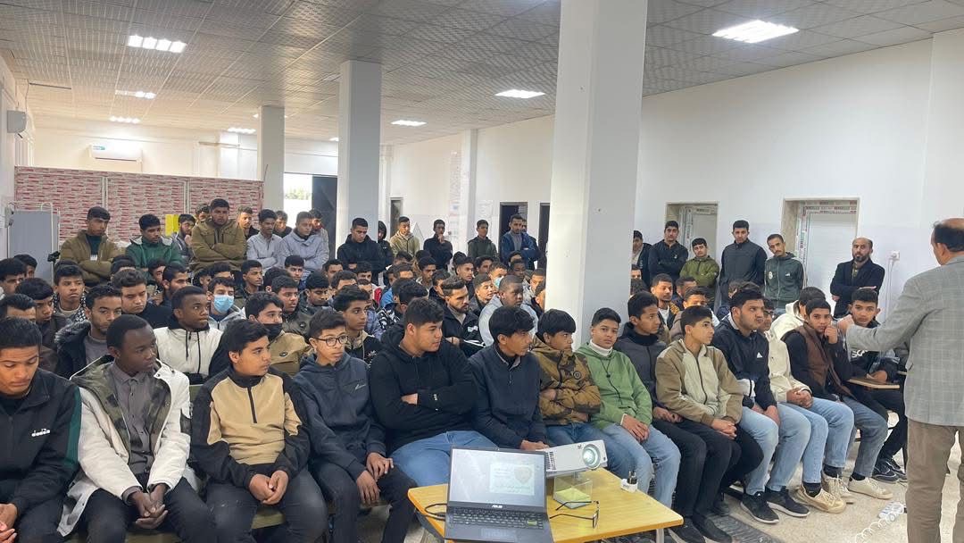 وسط إصرار على حماية الأجيال… فريق التوعية بمكافحة المخدرات يحطّ الرحال في هراوة ويحصّن مئات الطلاب