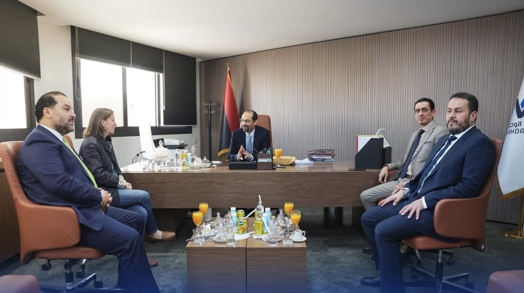 مصرف الوحدة يلتقي وفد الغرفة التجارية الأمريكية لتعزيز التعاون المشتركً