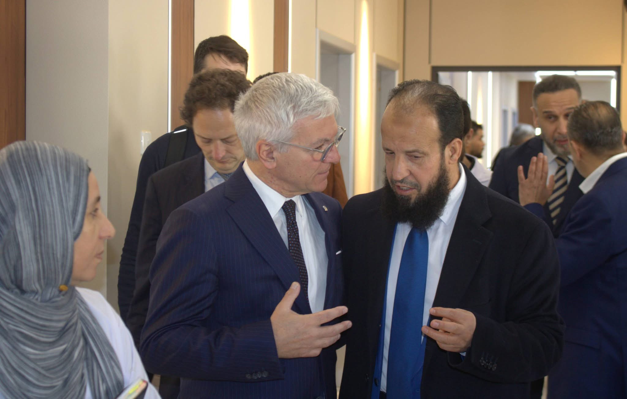 وفد طبي إيطالي يزور المركز الوطني للأورام لمتابعة سير العمل إيذانًا بتشغيل المبنى الطبي الجديد