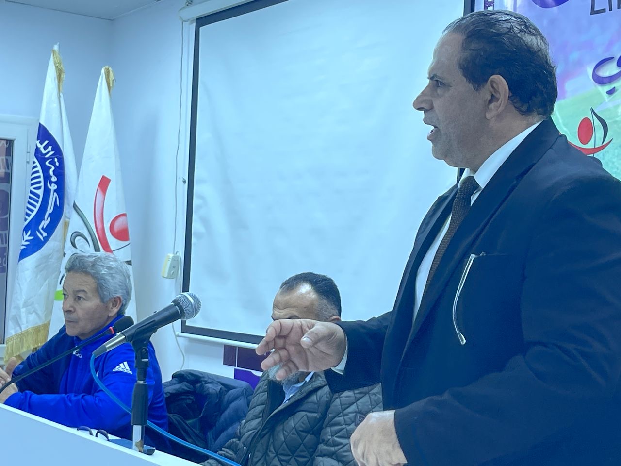 اختتام الدورة التدريبية لكرة القدم المدرسية لمعلمي التربية البدنية في بنغازي