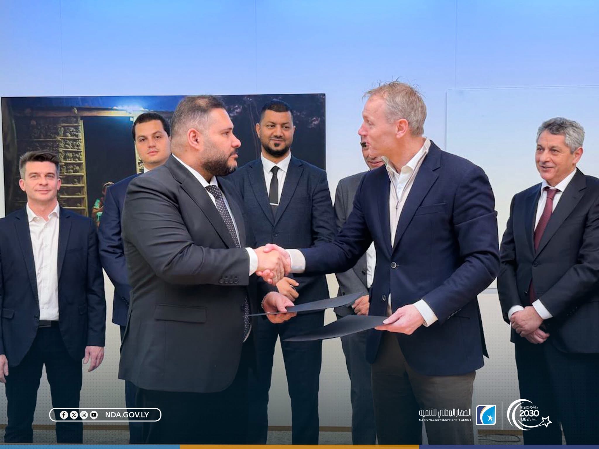 الجهاز الوطني للتنمية يوقّع في أمستردام اتفاق شراكة مع Signify لتعزيز مشاريع الإضاءة في ليبيا