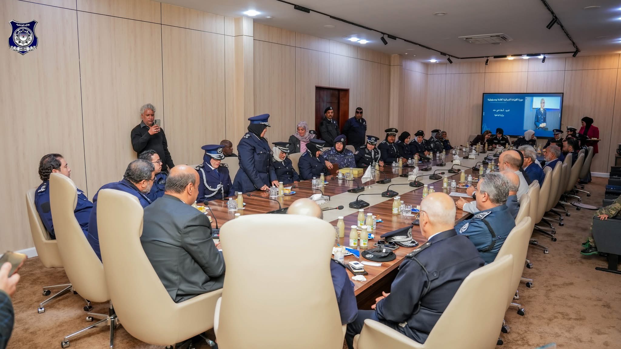 وزارة الداخلية تختتم دورة إعداد القيادات الأمنية النسائية وتؤكد دعم تمكين المرأة 