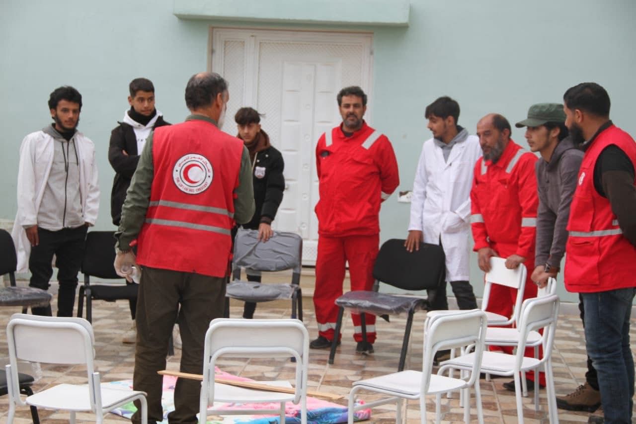الهلال الأحمر الليبي – فرع القبة يطلق دورة تدريبية في الإسعافات الأولية بالتعاون مع معهد الهيثم