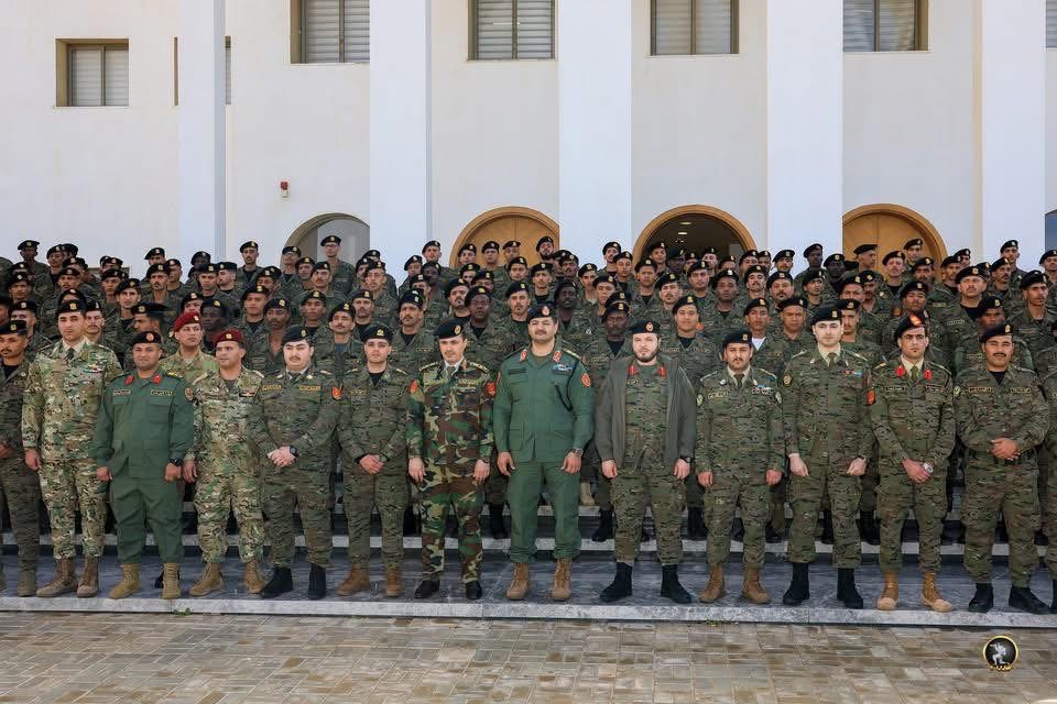 رئيس الأركان العامة للقوات المسلحة يشهد تخريج الدفعة الثانية من كتيبة الصاعقة باللواء 166 مشاة