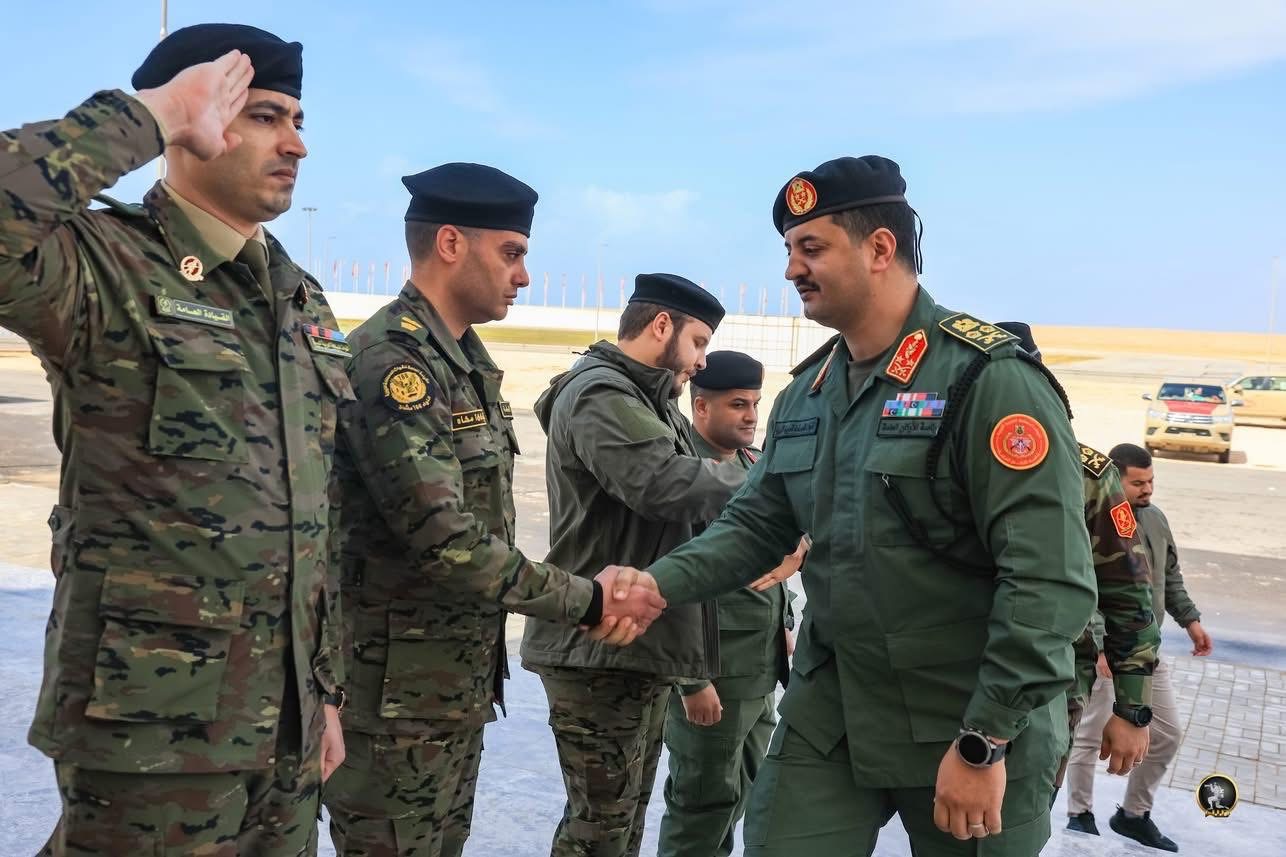 رئيس الأركان العامة للقوات المسلحة يشهد تخريج الدفعة الثانية من كتيبة الصاعقة باللواء 166 مشاة