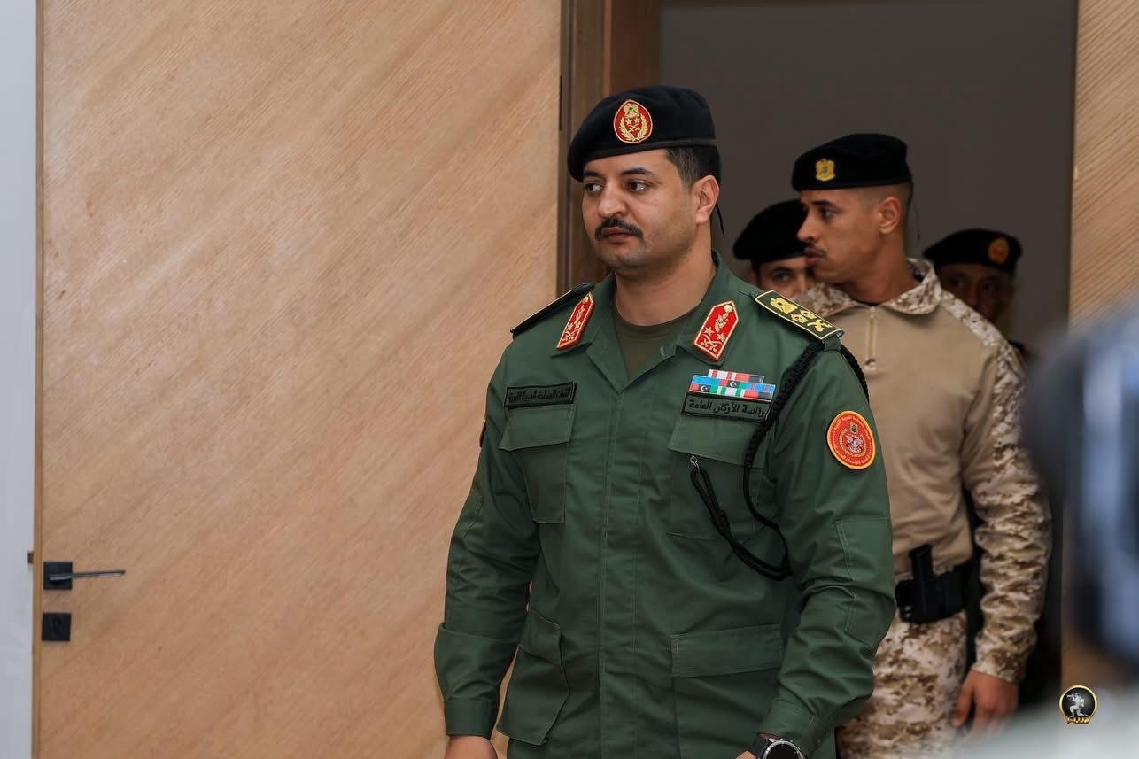 رئيس الأركان العامة للقوات المسلحة يشهد تخريج الدفعة الثانية من كتيبة الصاعقة باللواء 166 مشاة