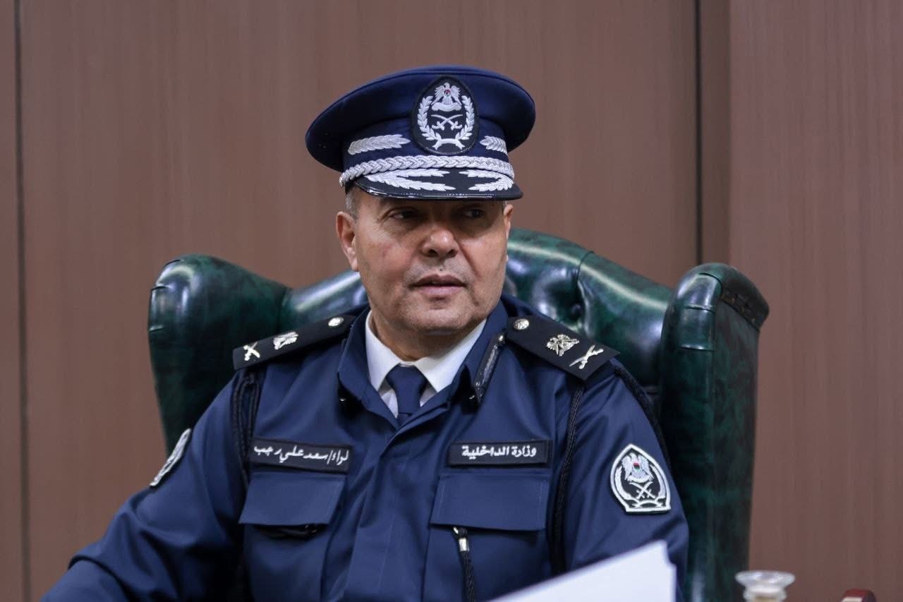 الداخلية تبحث دعم مديرية أمن الجفرة وتعزيز الانتشار الأمني بالمنطقة