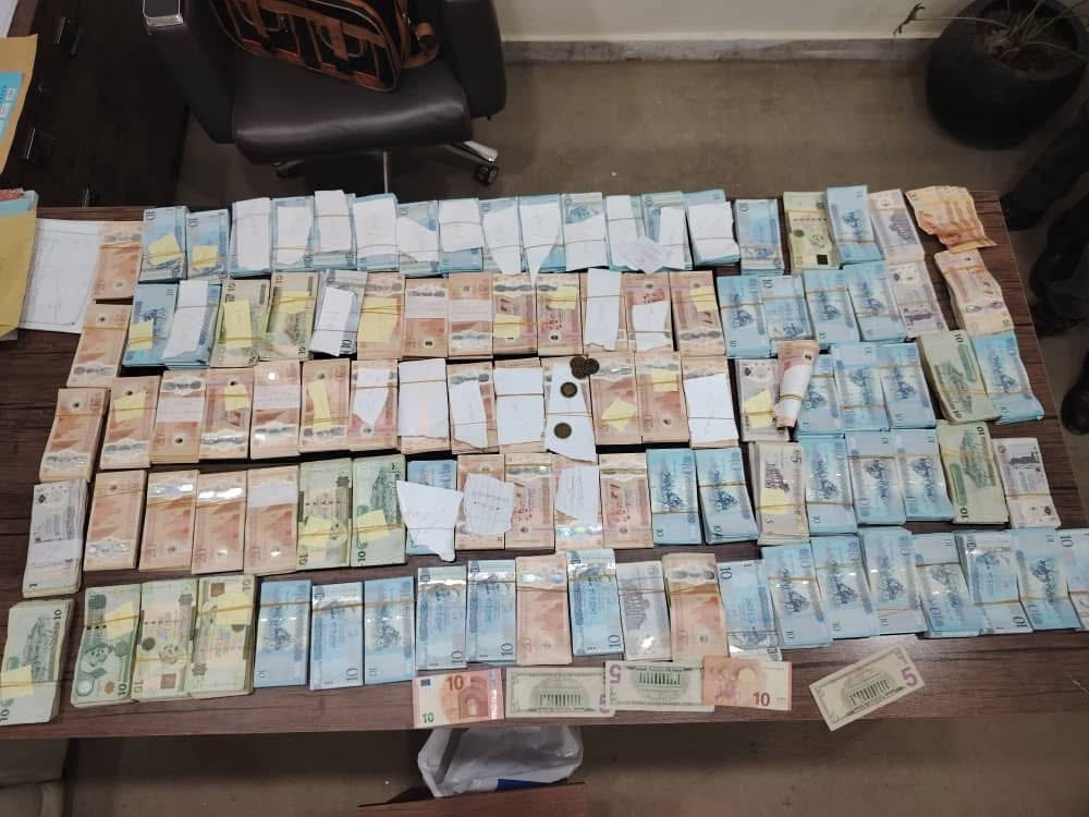 ضبط متهمين بالاحتيال على مكتب تحويلات مالية في البيضاء