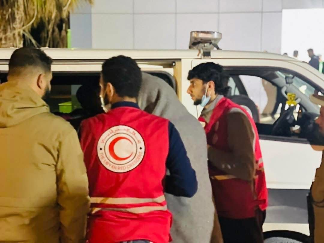 انقلاب قارب يُخلّف ضحايا واستجابة فورية لفرق الطوارئ