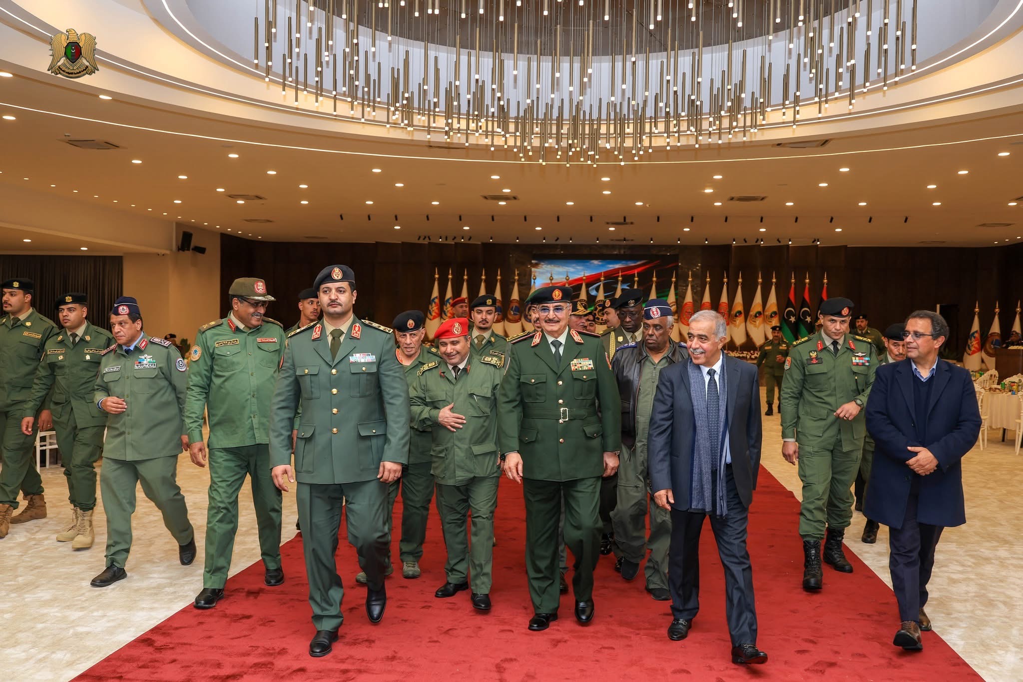 القائد العام للقوات المسلحة يشارك ضباط الجيش في إفطار رمضاني ويؤكد جاهزية القوات لحماية ليبيا