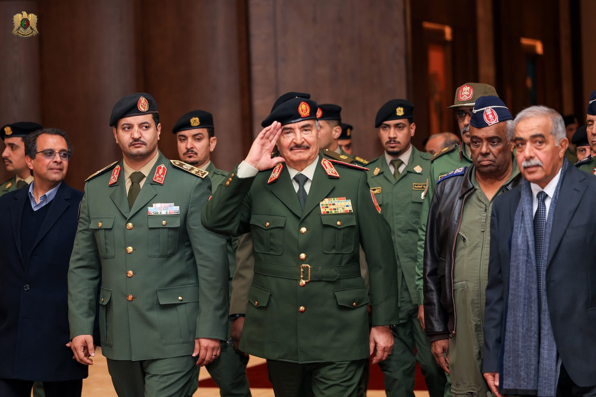 القائد العام للقوات المسلحة يشارك ضباط الجيش في إفطار رمضاني ويؤكد جاهزية القوات لحماية ليبيا