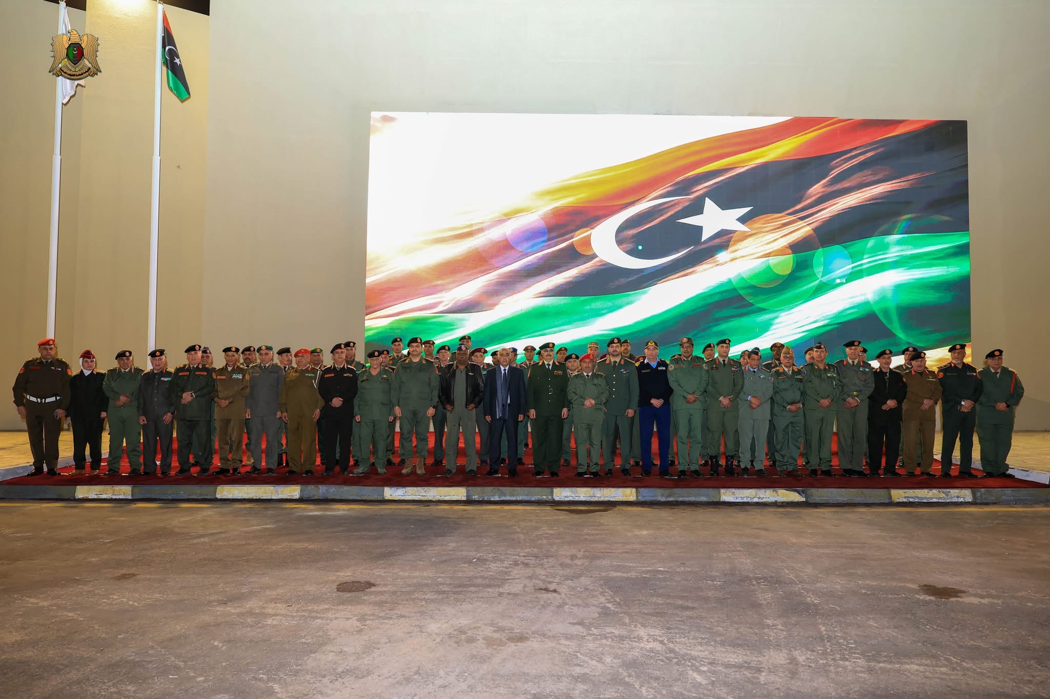 القائد العام للقوات المسلحة يشارك ضباط الجيش في إفطار رمضاني ويؤكد جاهزية القوات لحماية ليبيا