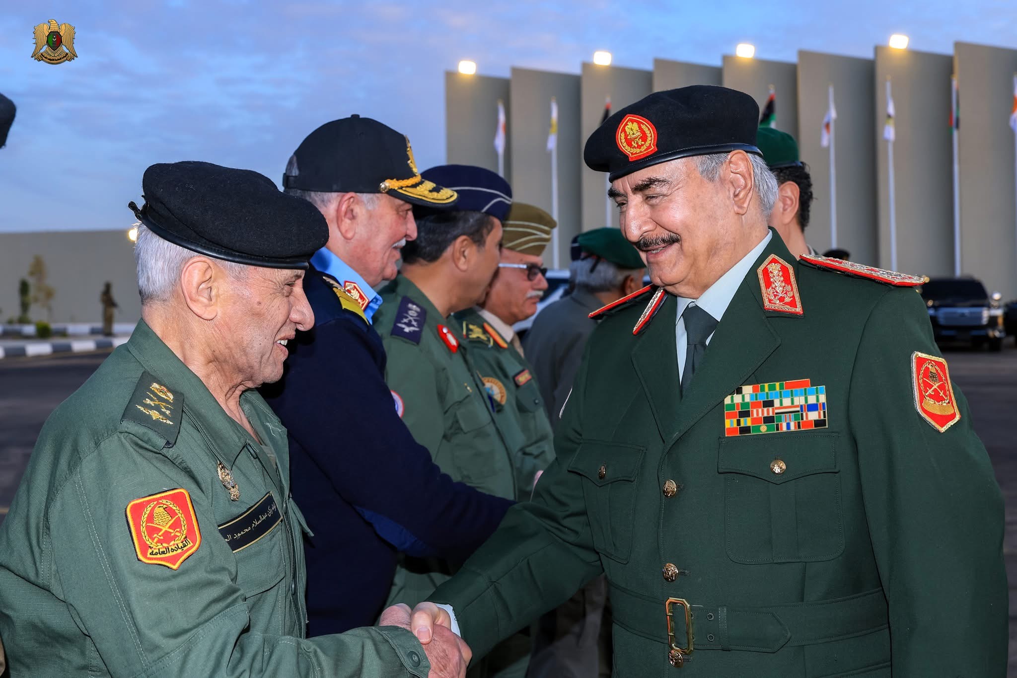 القائد العام للقوات المسلحة يشارك ضباط الجيش في إفطار رمضاني ويؤكد جاهزية القوات لحماية ليبيا