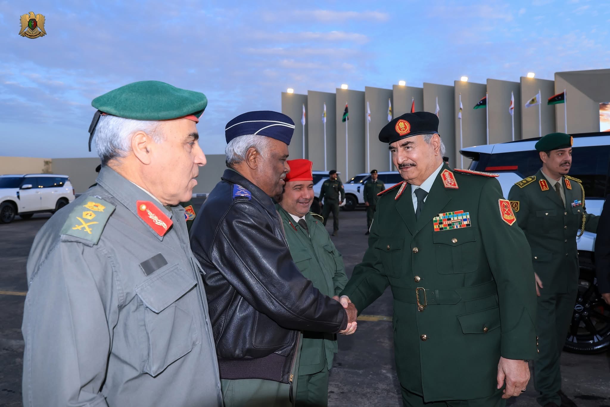 القائد العام للقوات المسلحة يشارك ضباط الجيش في إفطار رمضاني ويؤكد جاهزية القوات لحماية ليبيا