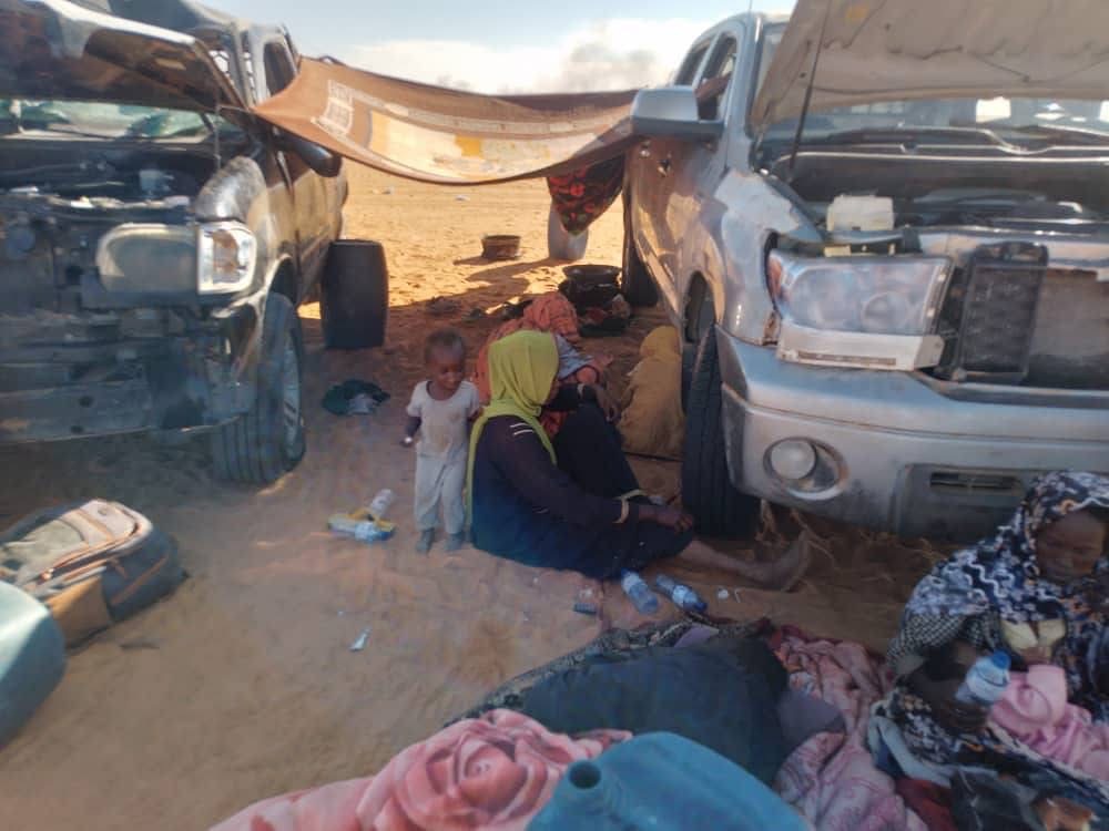 إنقاذ 40 مهاجرًا غير شرعي بعد انقلاب مركبة جنوب شرق الكفرة