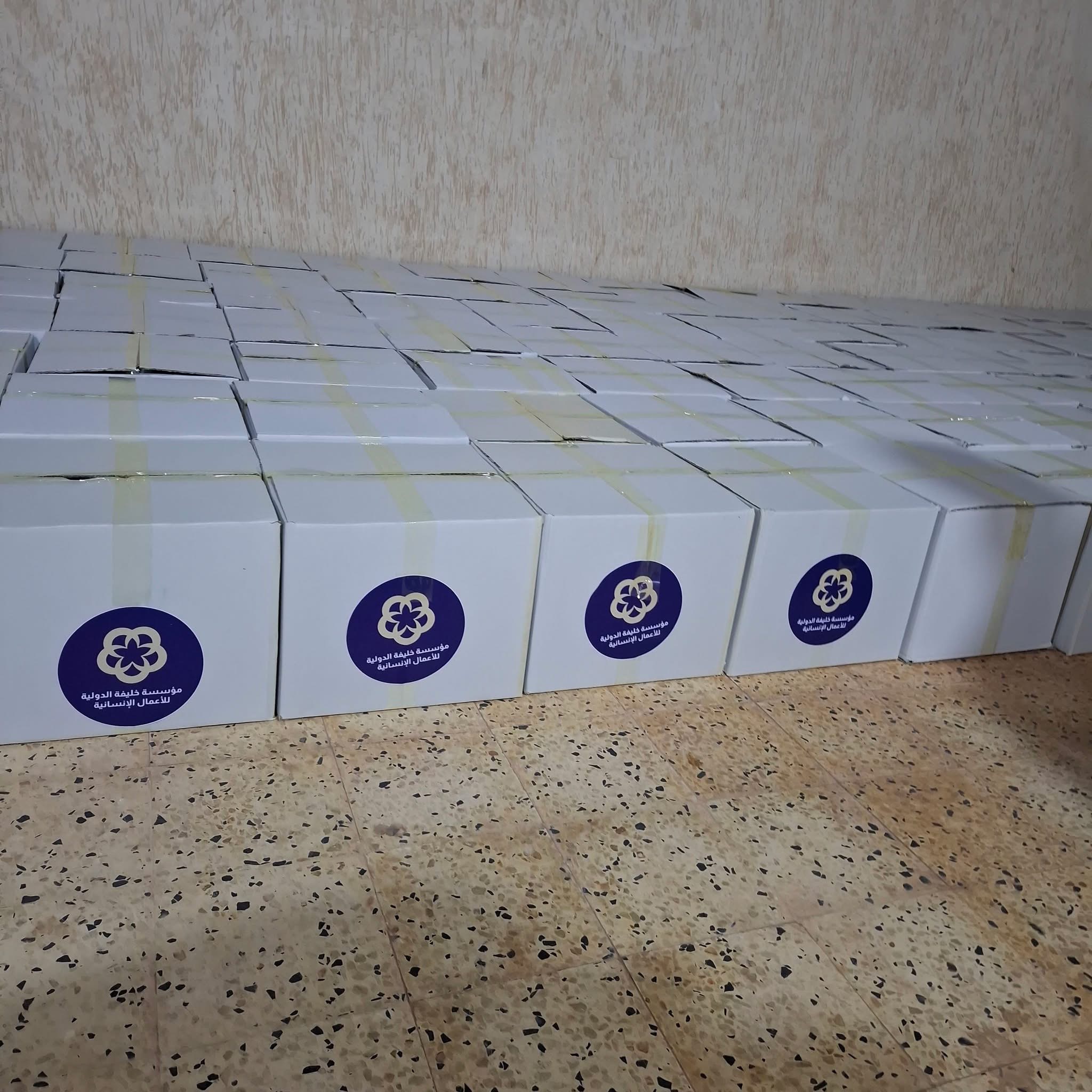 استلام 150 سلة غذائية في سبها مقدمة من مؤسسة خليفة الدولية للأعمال الإنسانية