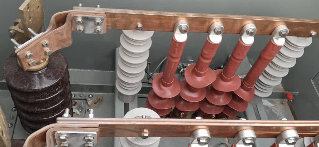 الانتهاء من ربط كوابل القدرة بالمحول الجديد في محطة مراوة تمهيدًا لإدخاله الخدمة