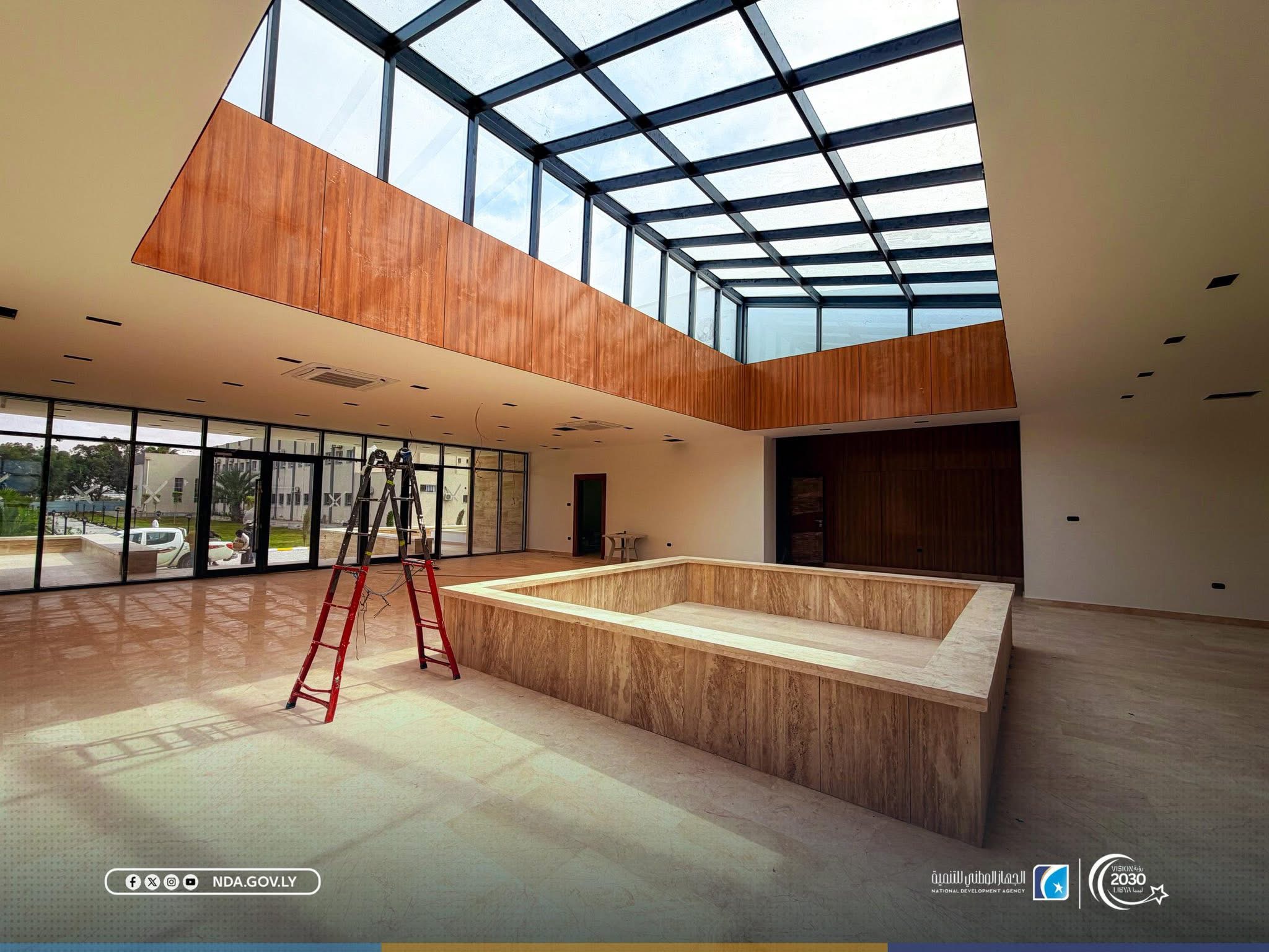 اقتراب اكتمال مشروع مجمع قاعات المؤتمرات العلمية في سرت بنسبة إنجاز 98%