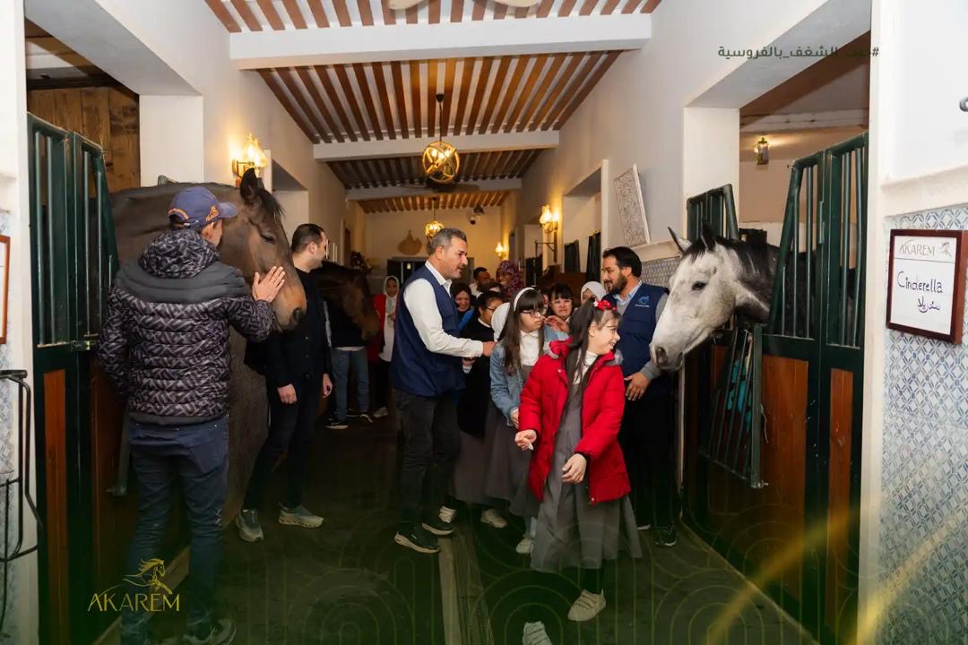 أصدقاء ذوي الهمم يزورون إسطبلات أكارم ضمن فعالية رمضانية