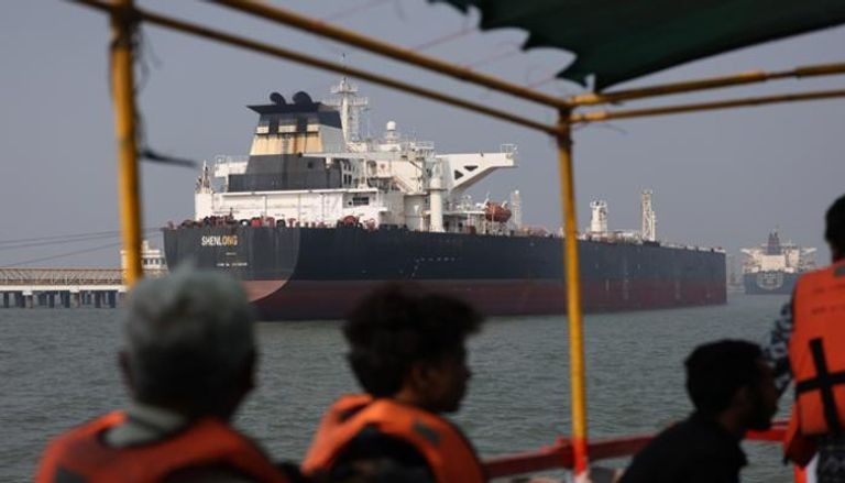 إيران تسمح لسفن هندية بالعبور في "استثناء نادر" لمضيق هرمز وسط التوترات الإقليمية