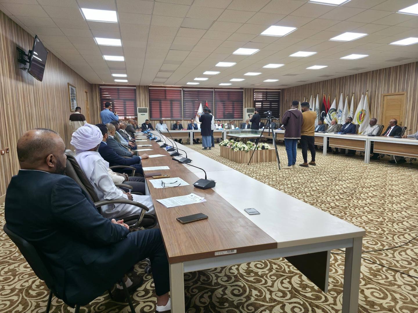 بلدية سبها  تبحث القضايا المرتبطة بالأوضاع الخدمية والتنموية