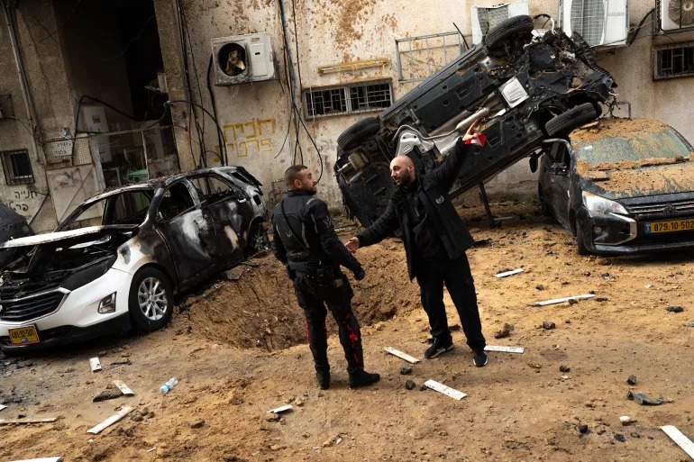 إيران تستهدف عدد من المواقع في الأراضي المحتلة