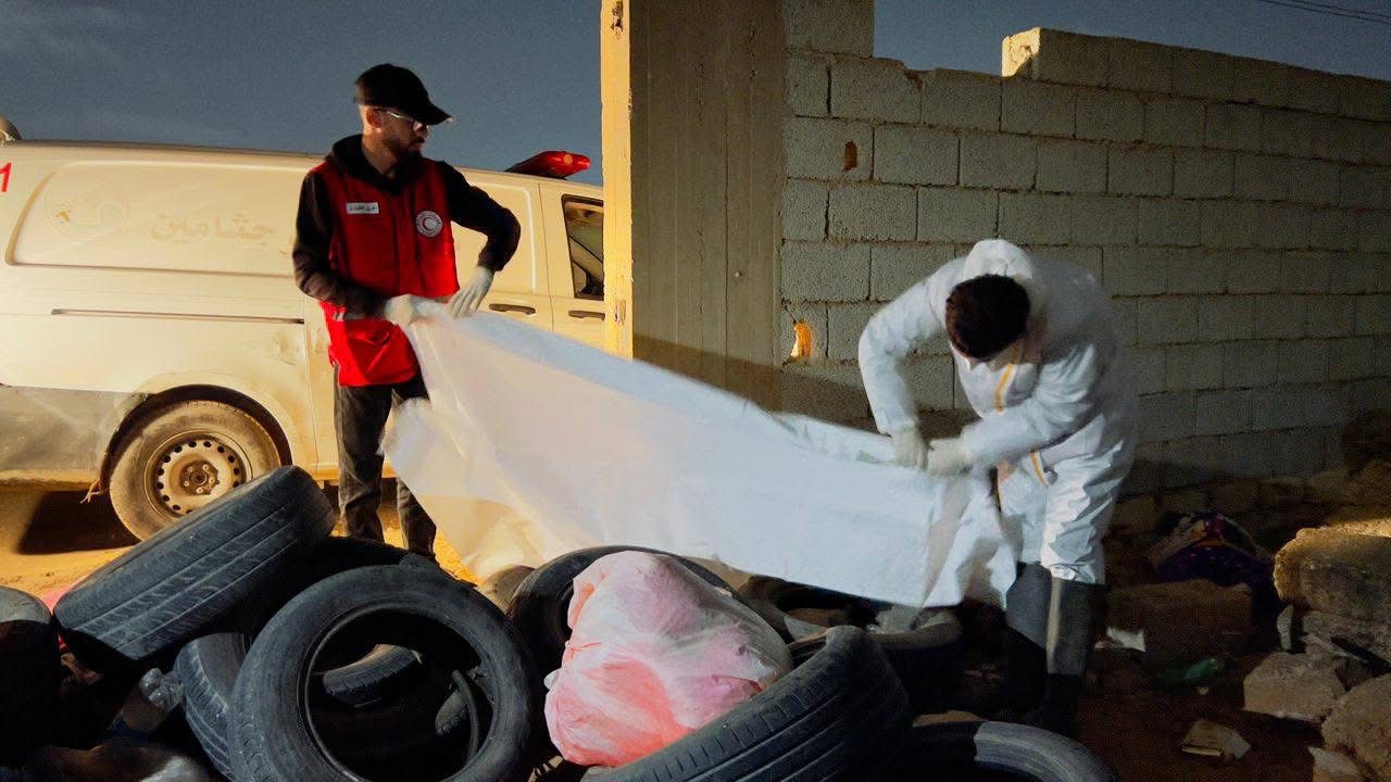 انتشال جثة امرأة من الجالية الافريقيه في عين زارة بطرابلس