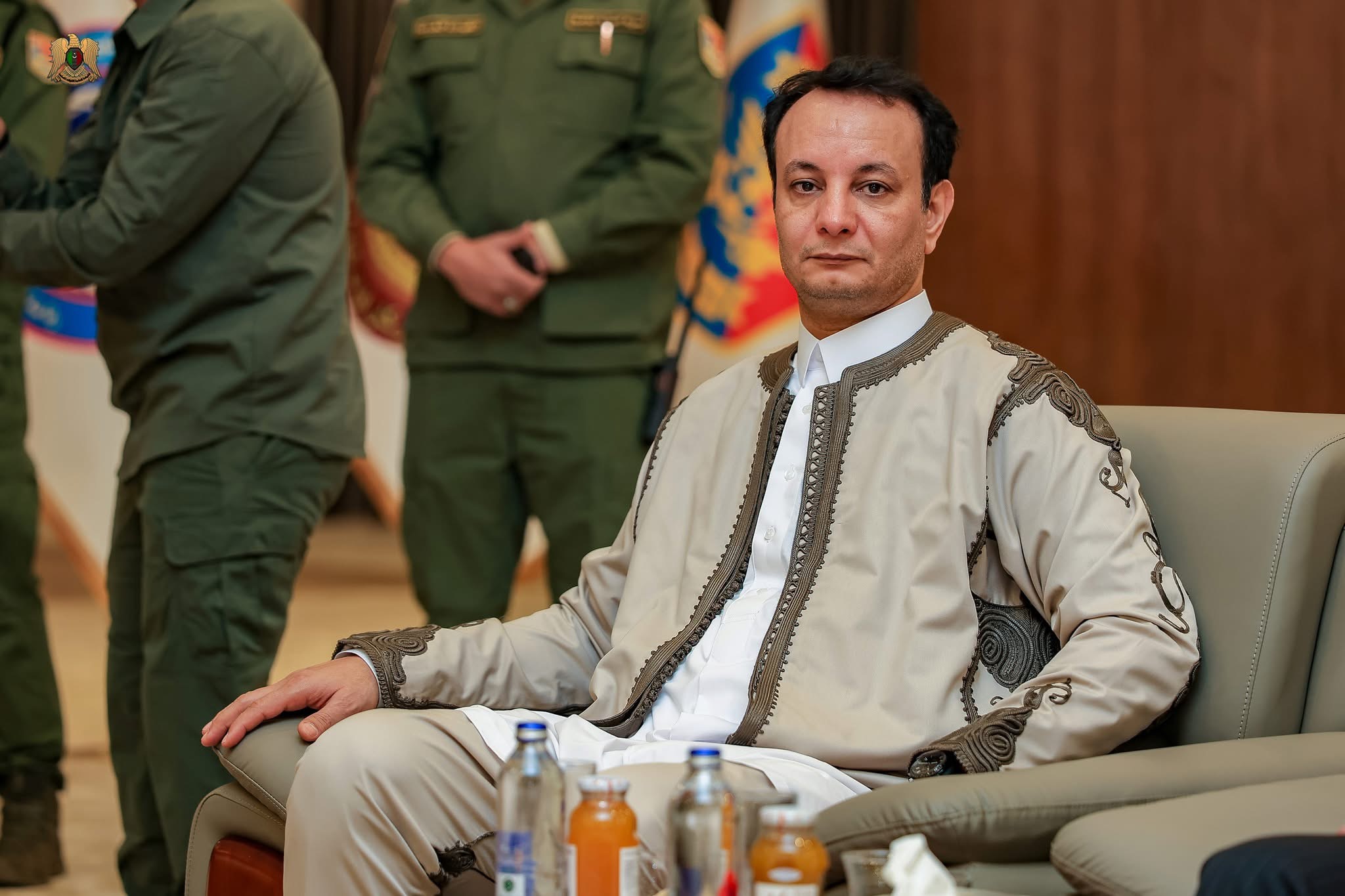 القائد العام للقوات المسلحة يستقبل المهنئين بعيد الفطر ويؤكد جاهزية الجيش