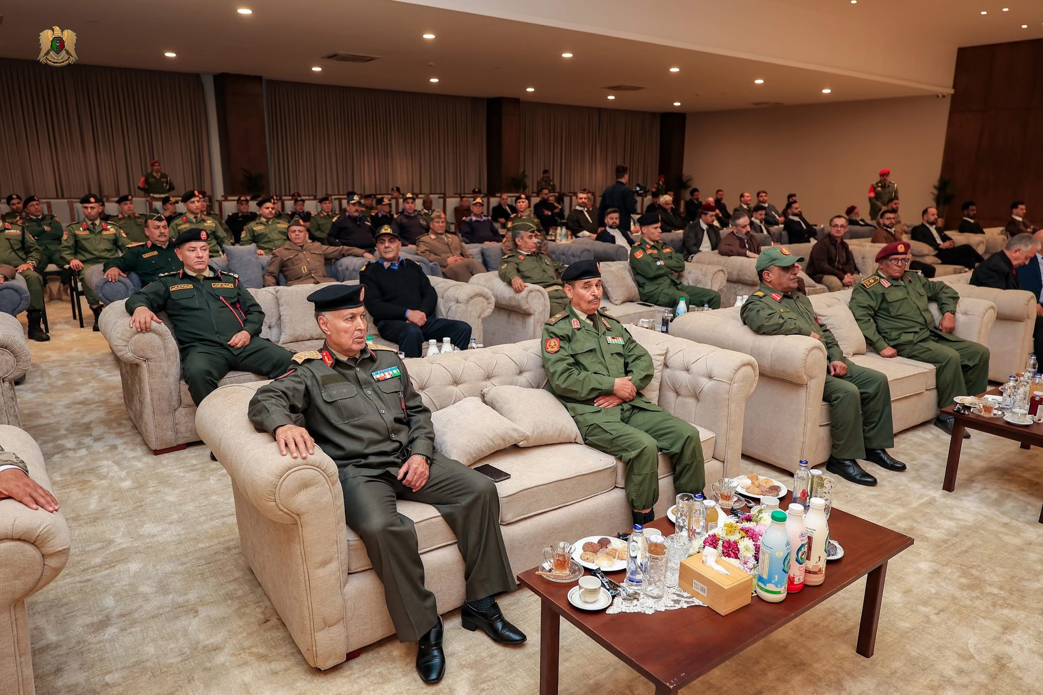 القائد العام للقوات المسلحة يستقبل المهنئين بعيد الفطر ويؤكد جاهزية الجيش