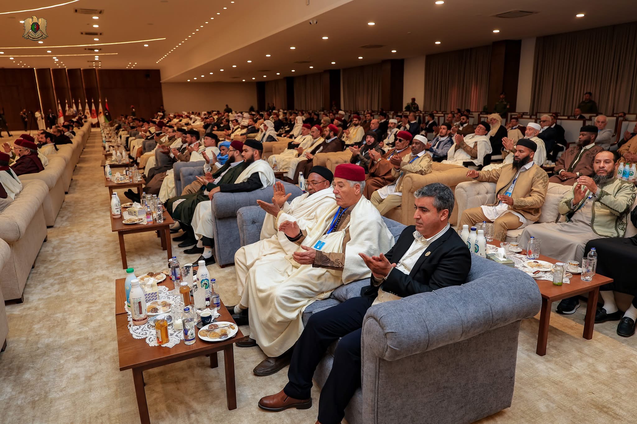 القائد العام للقوات المسلحة يستقبل المهنئين بعيد الفطر ويؤكد جاهزية الجيش