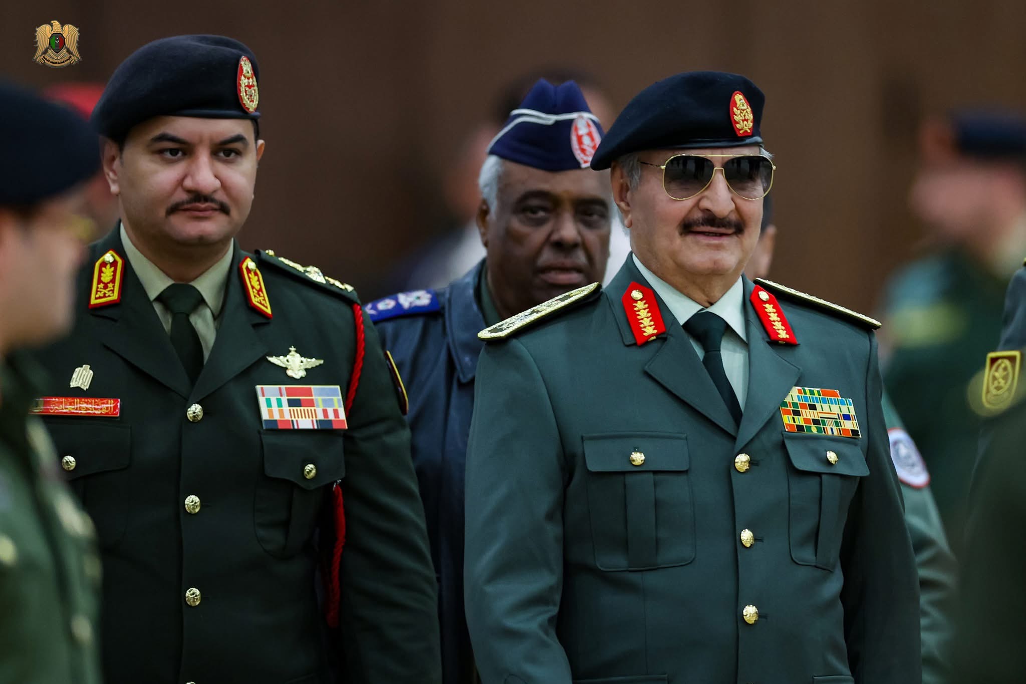 القائد العام للقوات المسلحة يستقبل المهنئين بعيد الفطر ويؤكد جاهزية الجيش