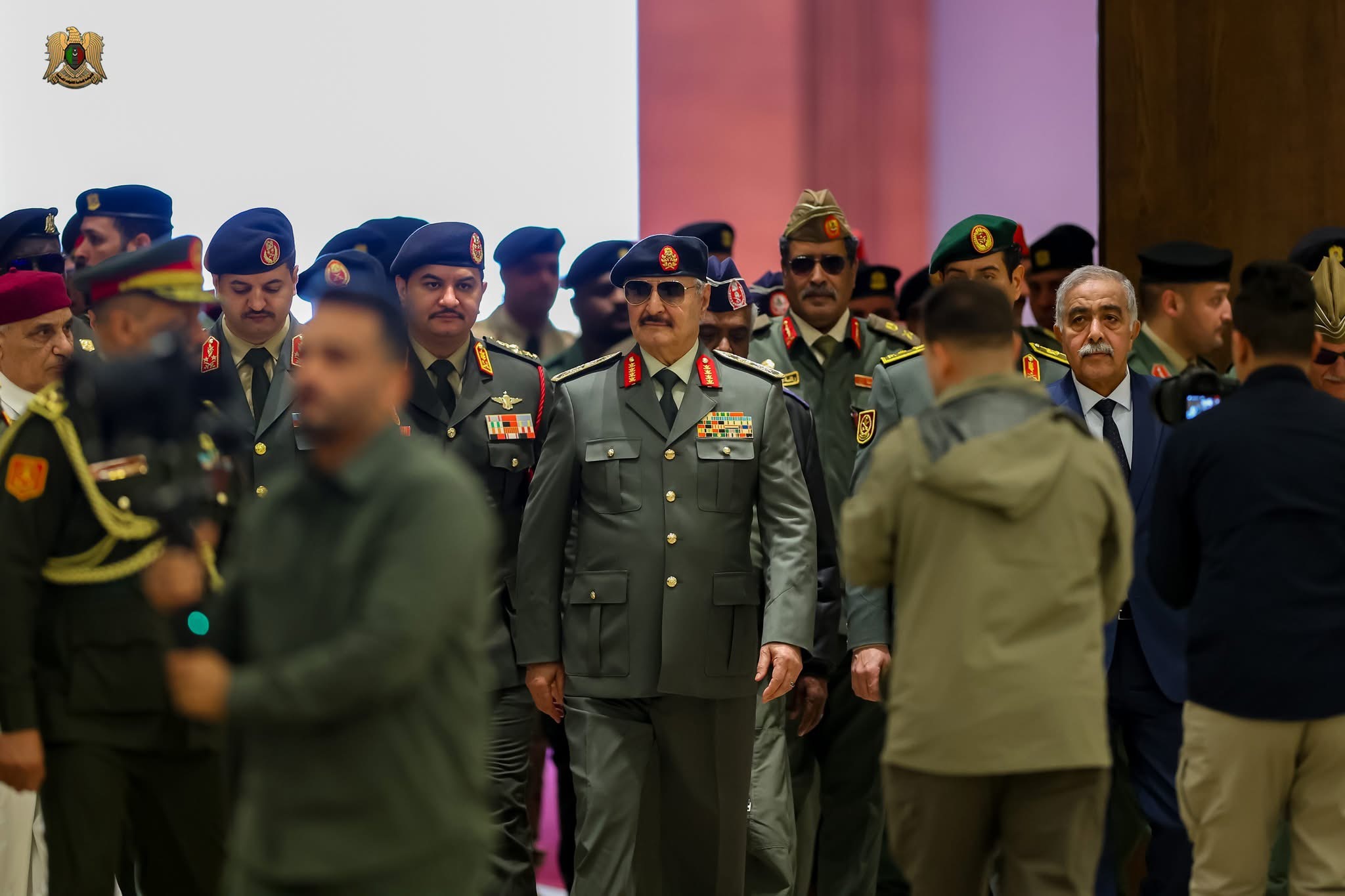 القائد العام للقوات المسلحة يستقبل المهنئين بعيد الفطر ويؤكد جاهزية الجيش