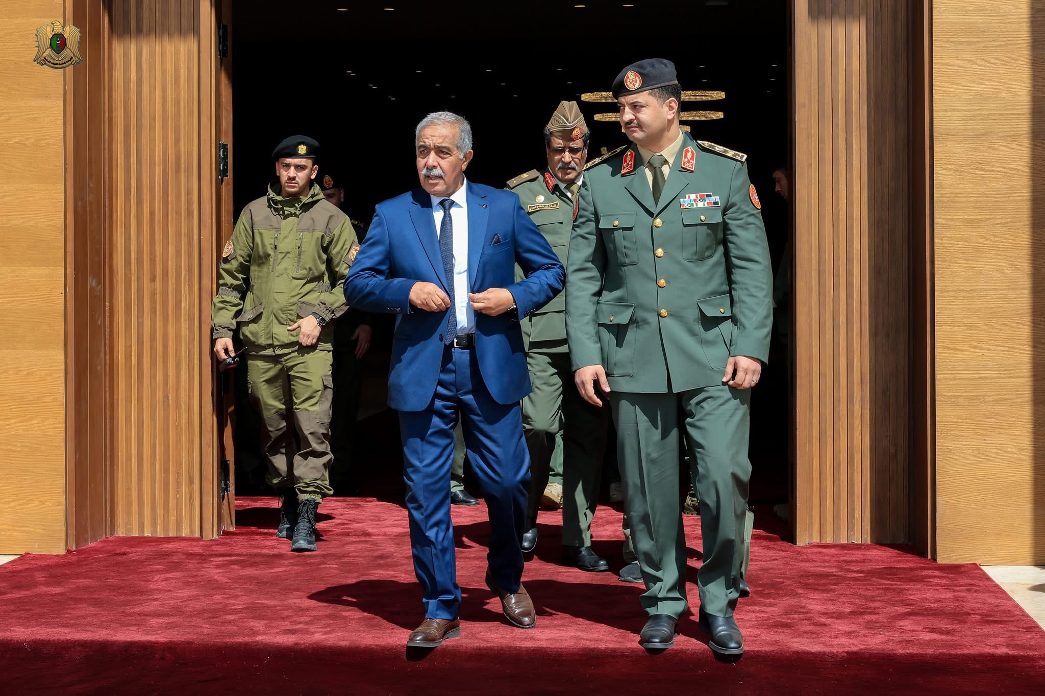 القائد العام للقوات المسلحة يستقبل المهنئين بعيد الفطر ويؤكد جاهزية الجيش