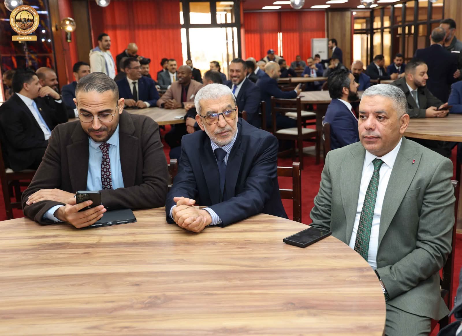 ديوان مجلس النواب يقيم حفل معايده لموظفيه