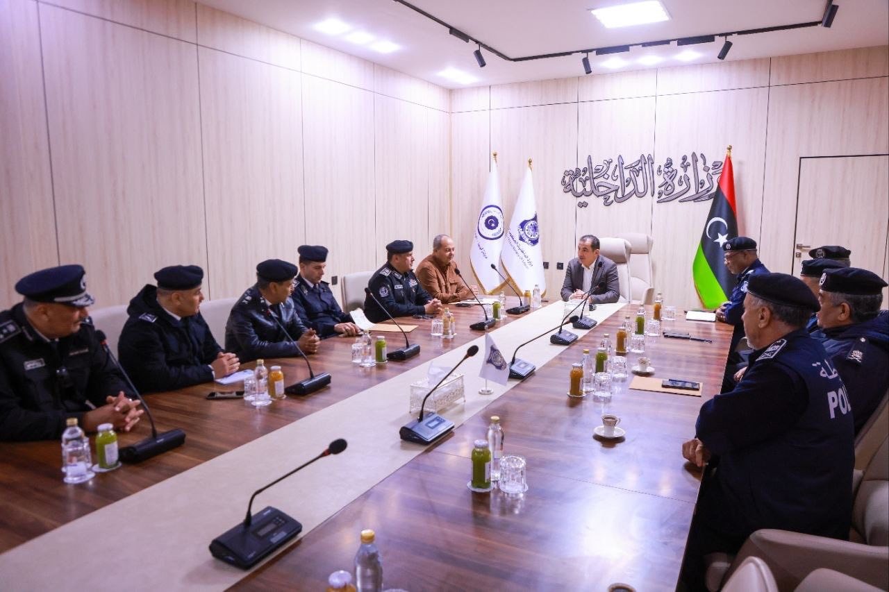 الداخلية تبحث الأوضاع الأمنية بالمنطقة الجنوبية