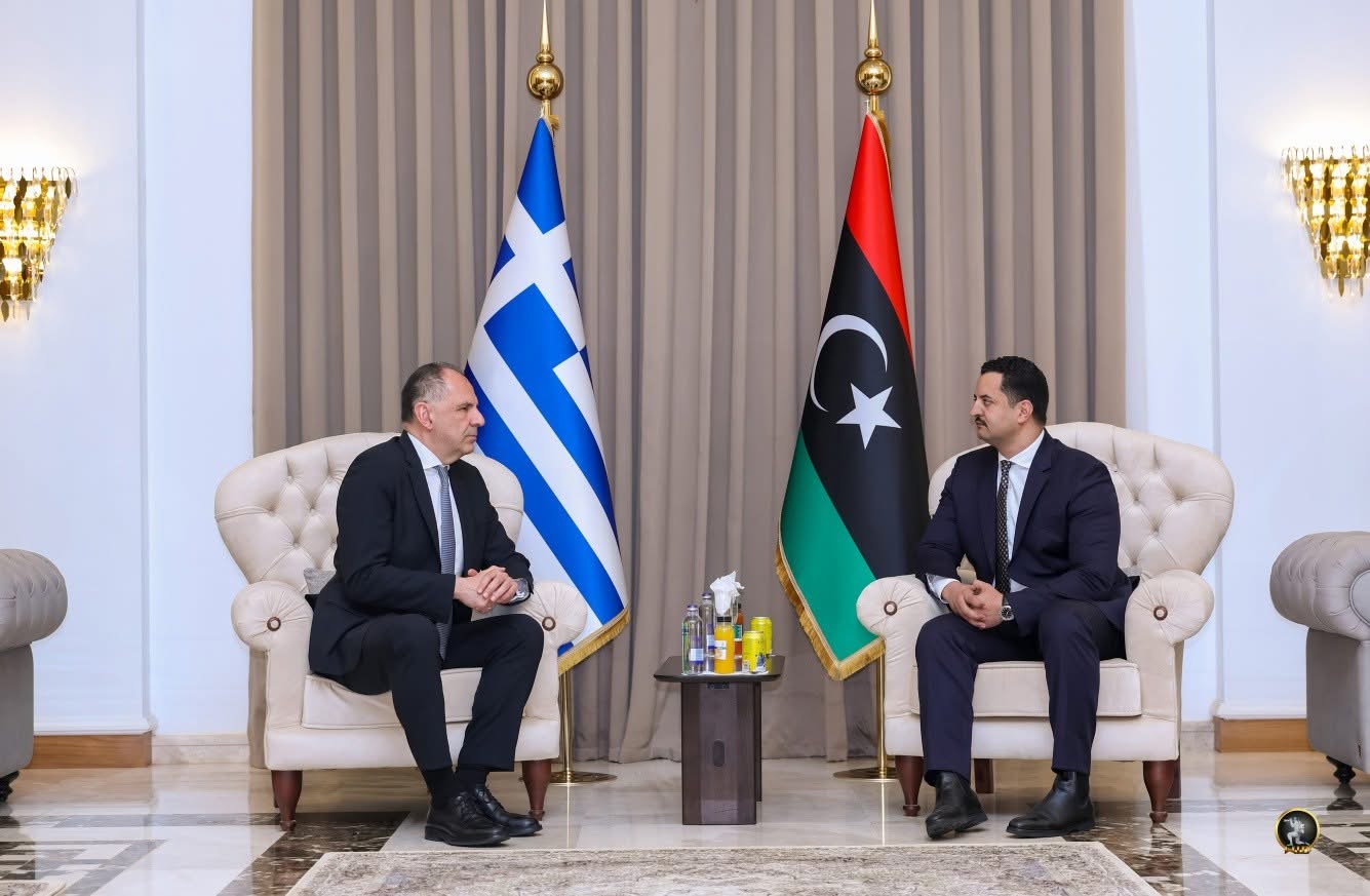 رئيس الأركان يبحث مع وزير خارجية اليونان تعزيز التعاون ومكافحة الهجرة