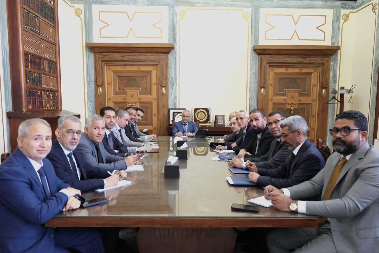 مصرف ليبيا المركزي يطلق خطط تعزيز الدفع الإلكتروني واستقرار السوق المالي