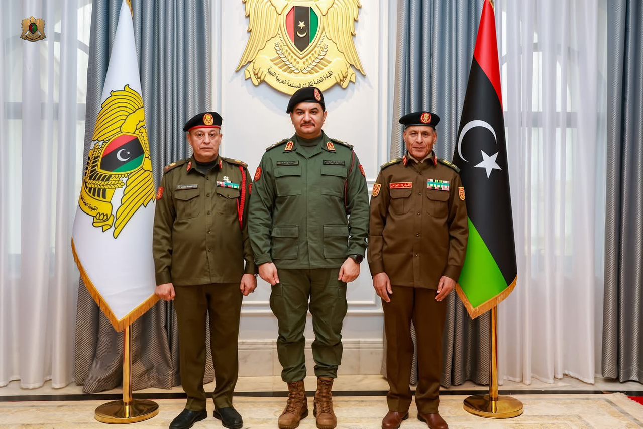 نائب القائد العام للقوات المسلحة، الفريق أول ركن "صدام حفتر" يكرم قادة المناطق العسكرية تقديرًا لتفانيهم وخدماتهم للوطن