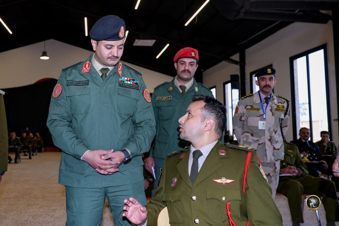 رئيس الأركان يتفقد امتحانات ترقية الضباط ويؤكد على الكفاءة والانضباط